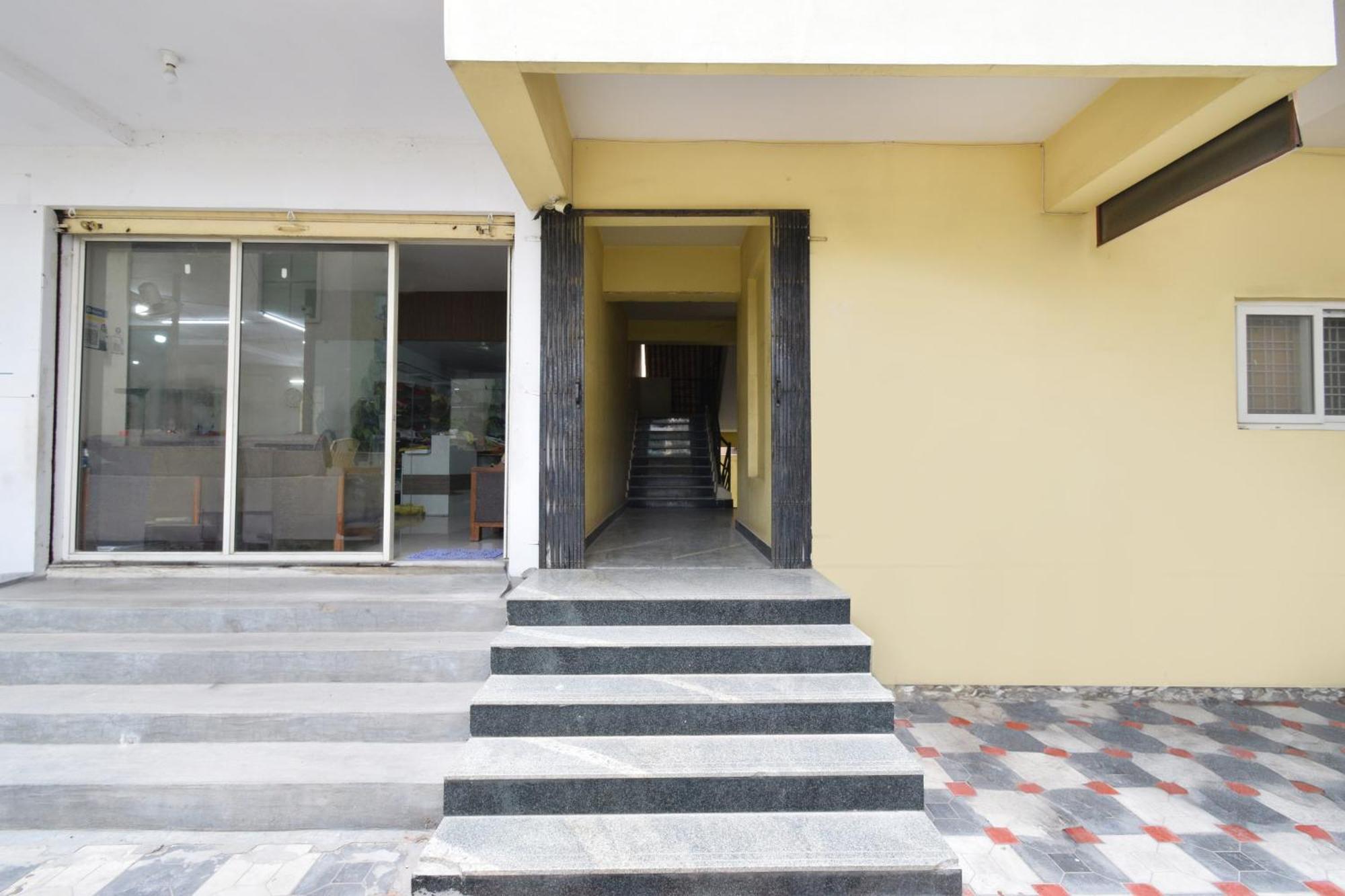 Hotel O Lucky Grand Hyderabad Exteriör bild