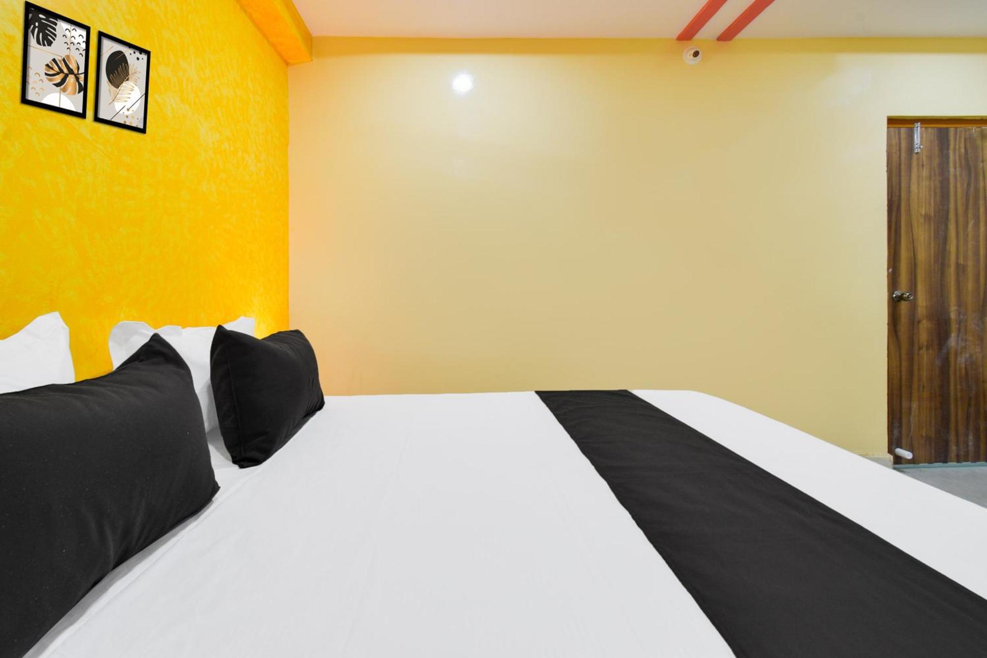 Hotel O Lucky Grand Hyderabad Exteriör bild