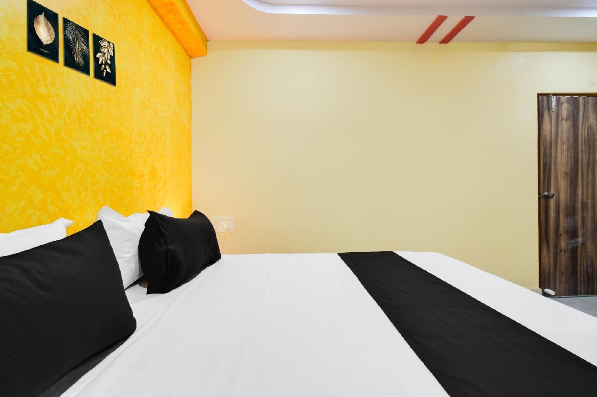 Hotel O Lucky Grand Hyderabad Exteriör bild