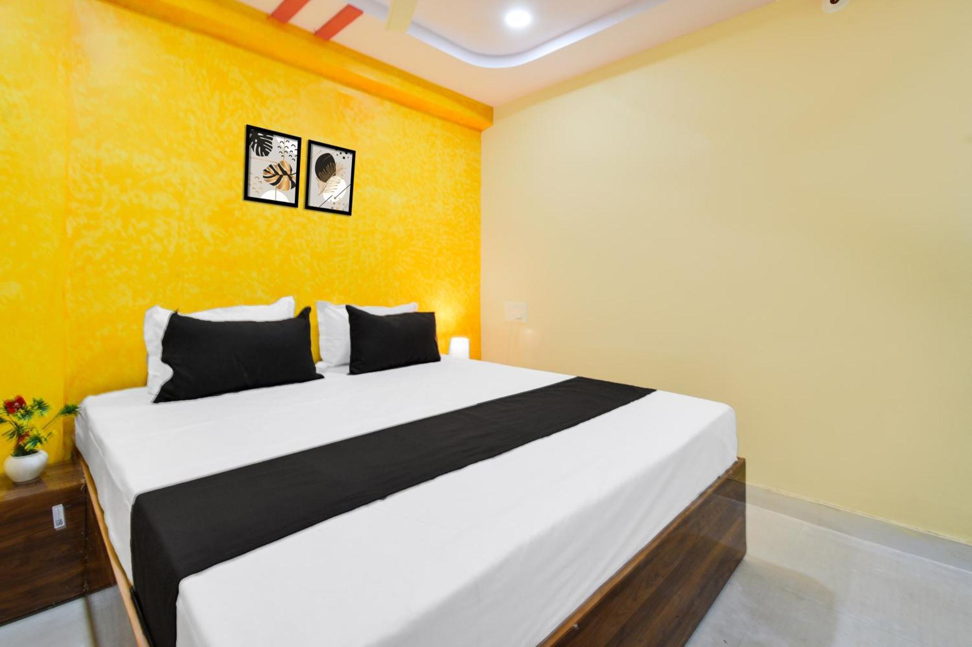 Hotel O Lucky Grand Hyderabad Exteriör bild